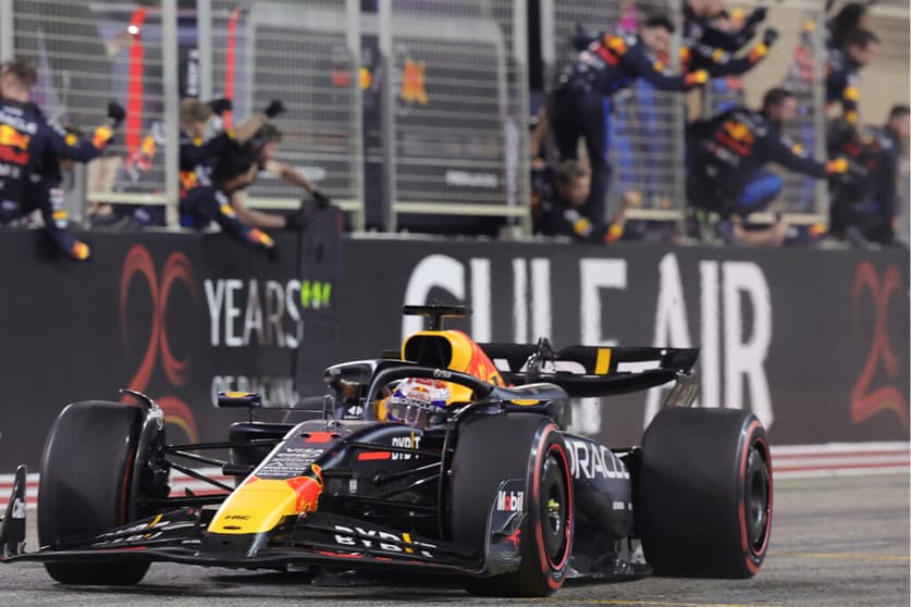 Max Verstappen é líder da F1 2024 após vencer com sobras no Bahrein (Foto: AFP)
