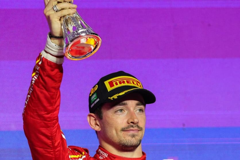 Charles Leclerc foi ao pódio pela Ferrari (Foto: AFP)