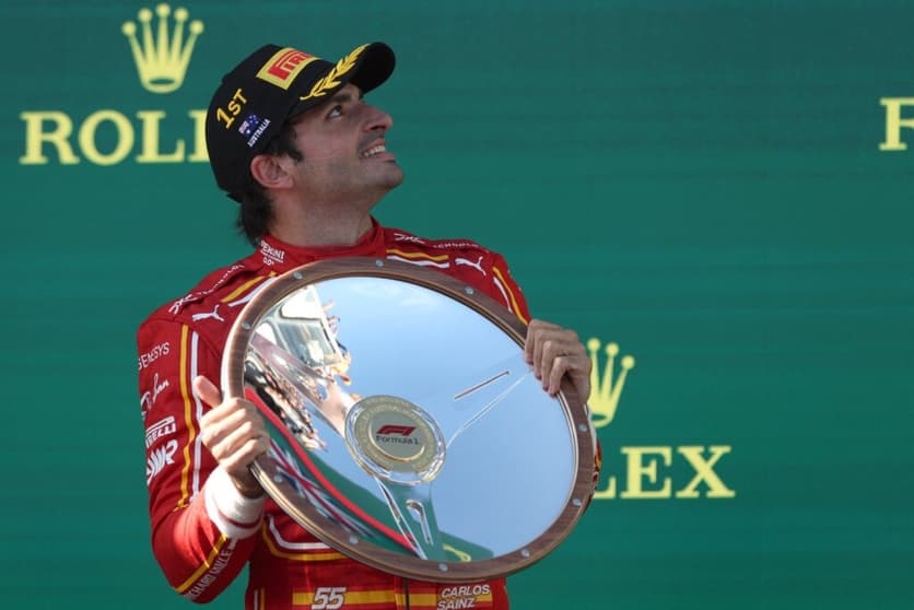 Carlos Sainz venceu a etapa da Austrália, sua primeira em 2024 (Foto: AFP) 