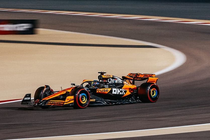 Oscar Piastri reclamou da estratégia e dos pit-stops da McLaren no Bahrein (Foto: McLaren)