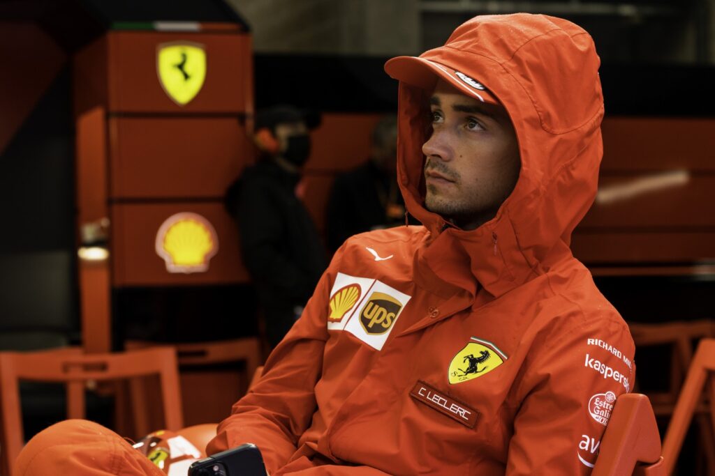 Ferrari lanza un nuevo motor y hace que Leclerc comience en la parte inferior de la parrilla en Rusia