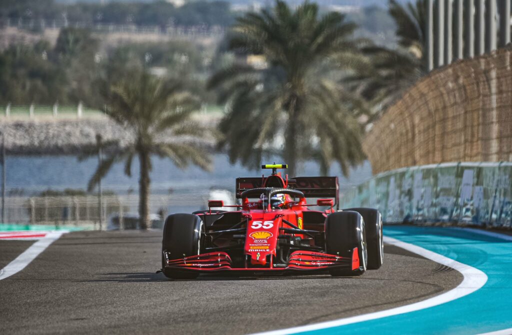 Carlos Sainz Ferrari.  Abu Dhabi;  3 entrenamientos gratuitos;