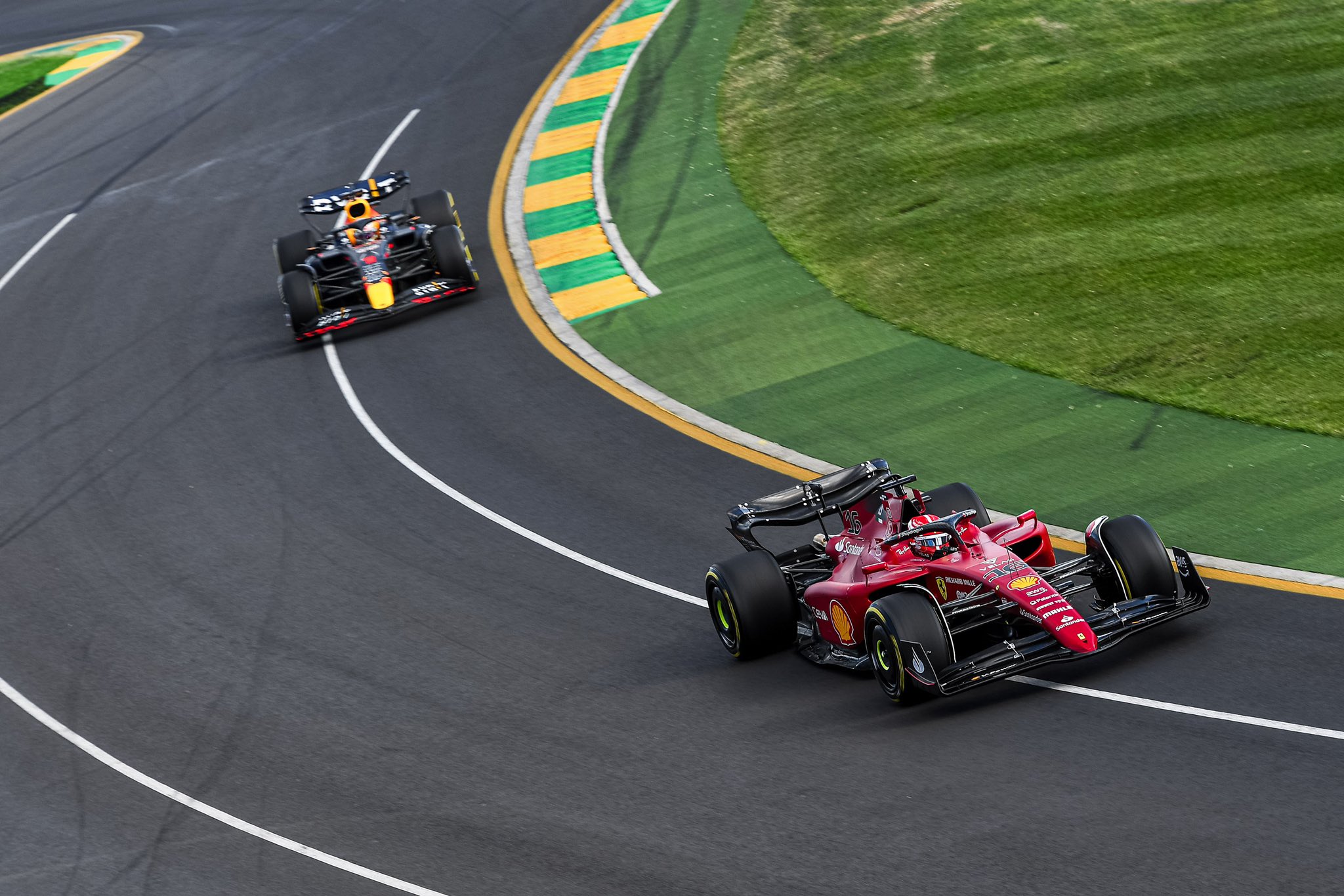 Какие гран при формулы 1. Ferrari f1 2022. F1 Grand prix Melbourne 2022 Leclerc. Феррари ф1 2022. Ferrari f1 Charlie Leclerc.