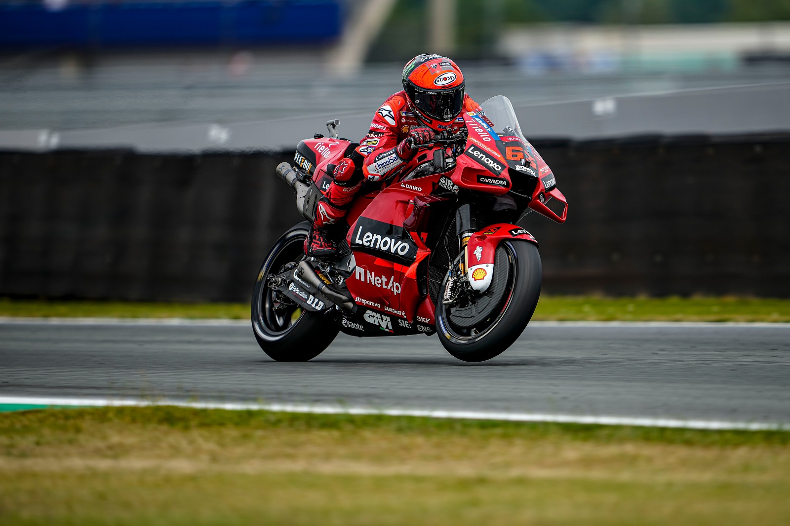 MotoGP: Sem Suzuki, Rins negocia com LCR Honda por vaga em 2023