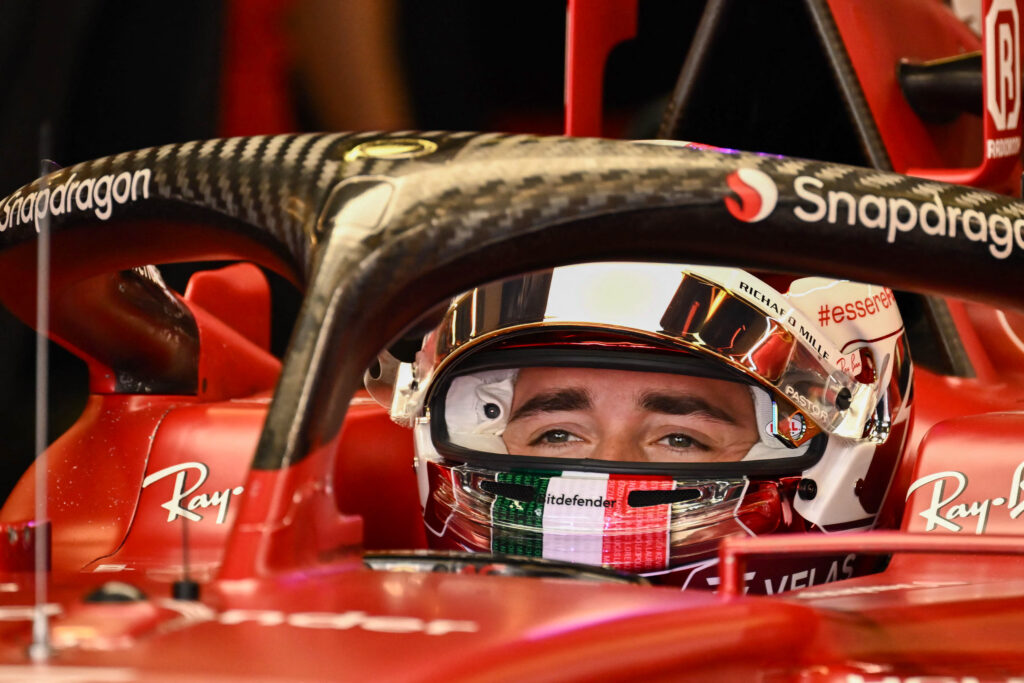 Leclerc se recupera após sexta e lidera TL3 chuvoso na Inglaterra - Notícia  de Fórmula 1 - Grande Prêmio