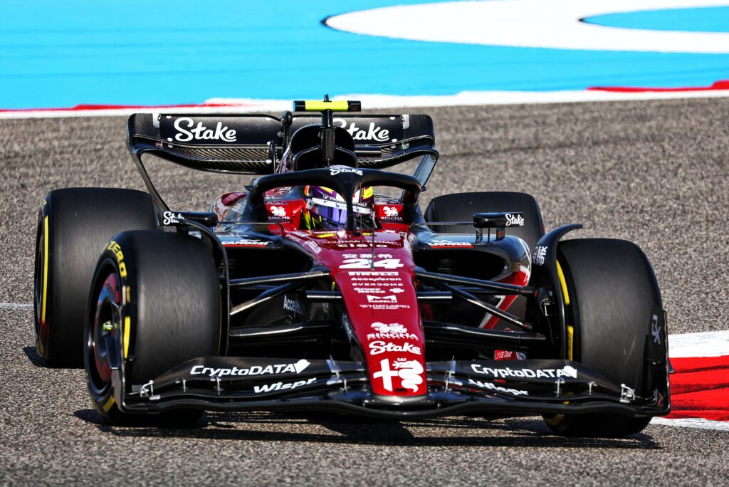 Pérez domina primeiro treino livre do GP do Bahrein de F1 - Notícia de  Fórmula 1 - Grande Prêmio