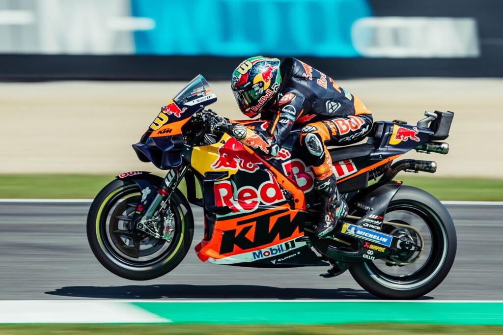 Há velocidades invisíveis no MotoGP - Esportes - Andar de Moto Brasil
