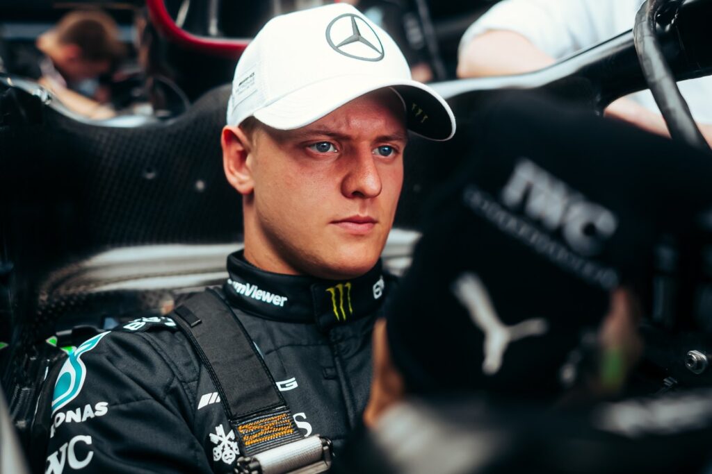 Mick Schumacher andou com o W14 em teste de pneus em Barcelona nesta quarta-feira (07) (Foto: Mercedes/Divulgação)