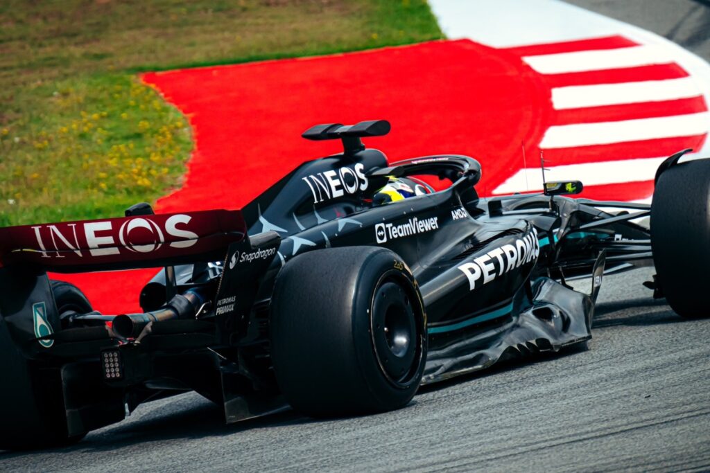 Mick Schumacher andou com o W14 em teste de pneus em Barcelona nesta quarta-feira (07) (Foto: Mercedes/Divulgação)