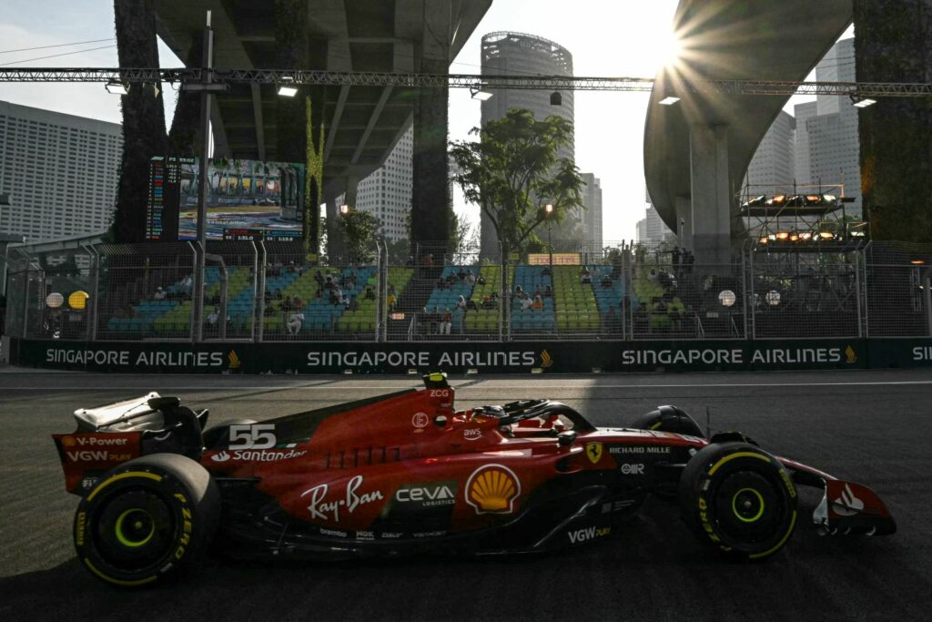 GP Singapura F1, TL3: Leclerc mais rápido em treino encurtado e