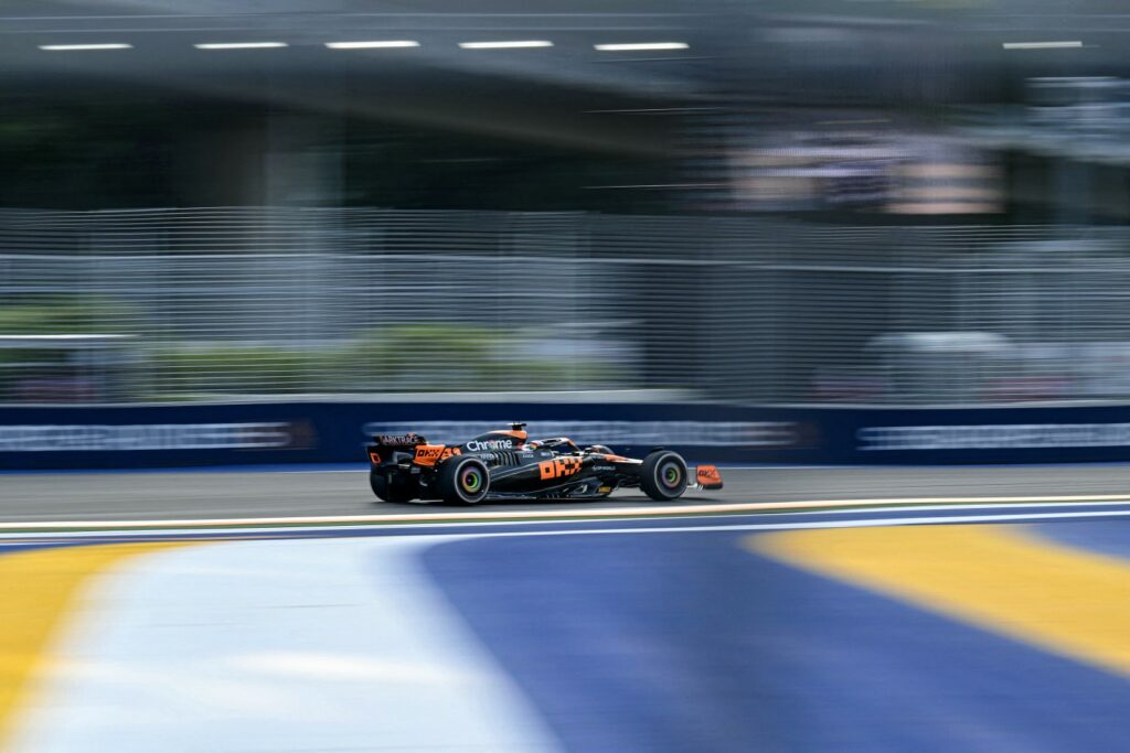 Oscar Piastri conseguiu recuperar 10 posições no grid durante o GP de Singapura, ajudando a McLaren a marcar mais pontos no Mundial de Construtores