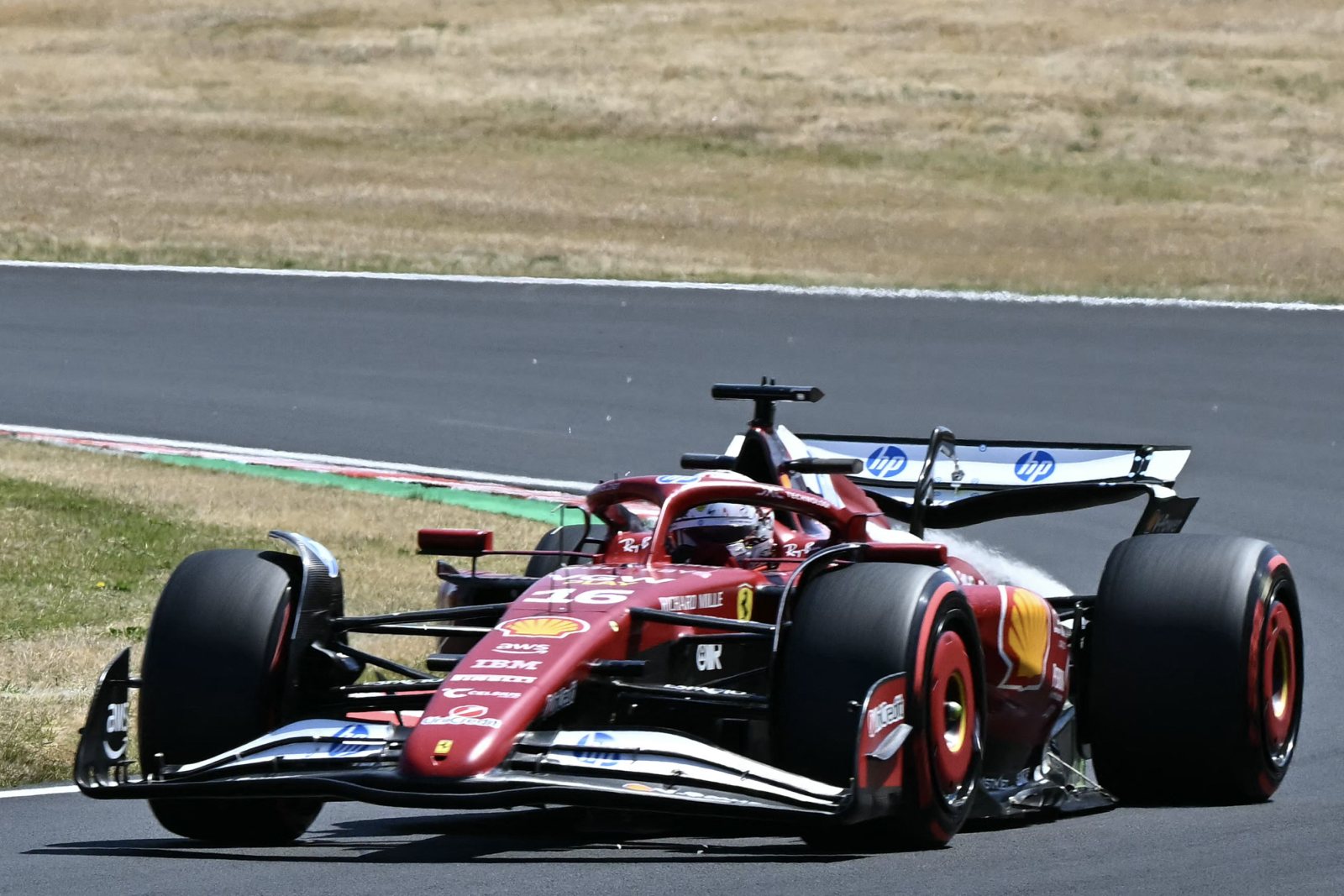 Afp Formula Batida de Doohan, fogo na pista e vermelhas: os treinos livres da ...